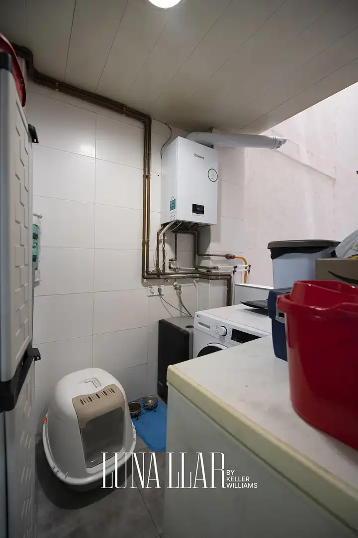 Badezimmer von Wohnung zum Verkauf in Gavà mit Klimaanlage, Heizung und Parkett
