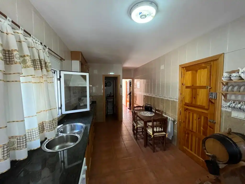 Cocina de Finca rústica en venta en Vianos con Calefacción, Jardín privado y Trastero