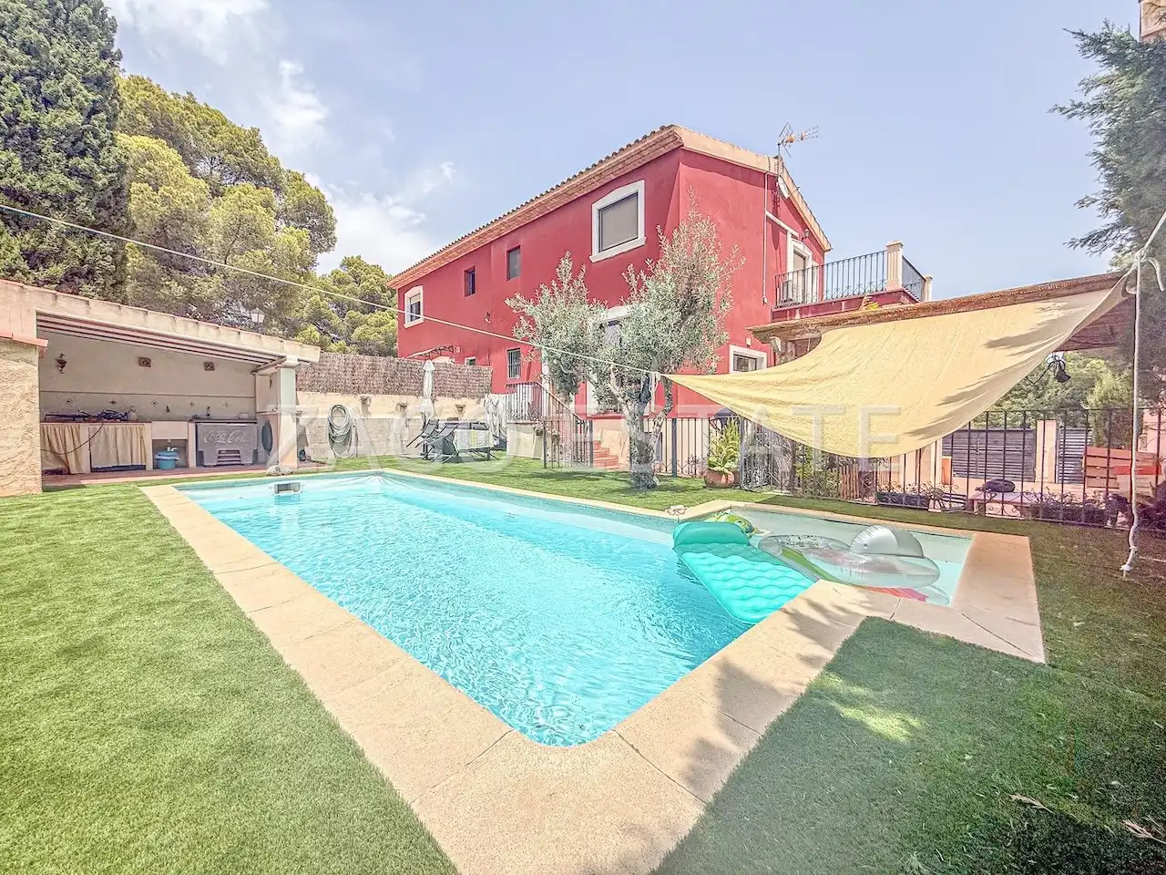 Casa con piscina en venta en Pueblo - Urbanizaciones, imagen 5