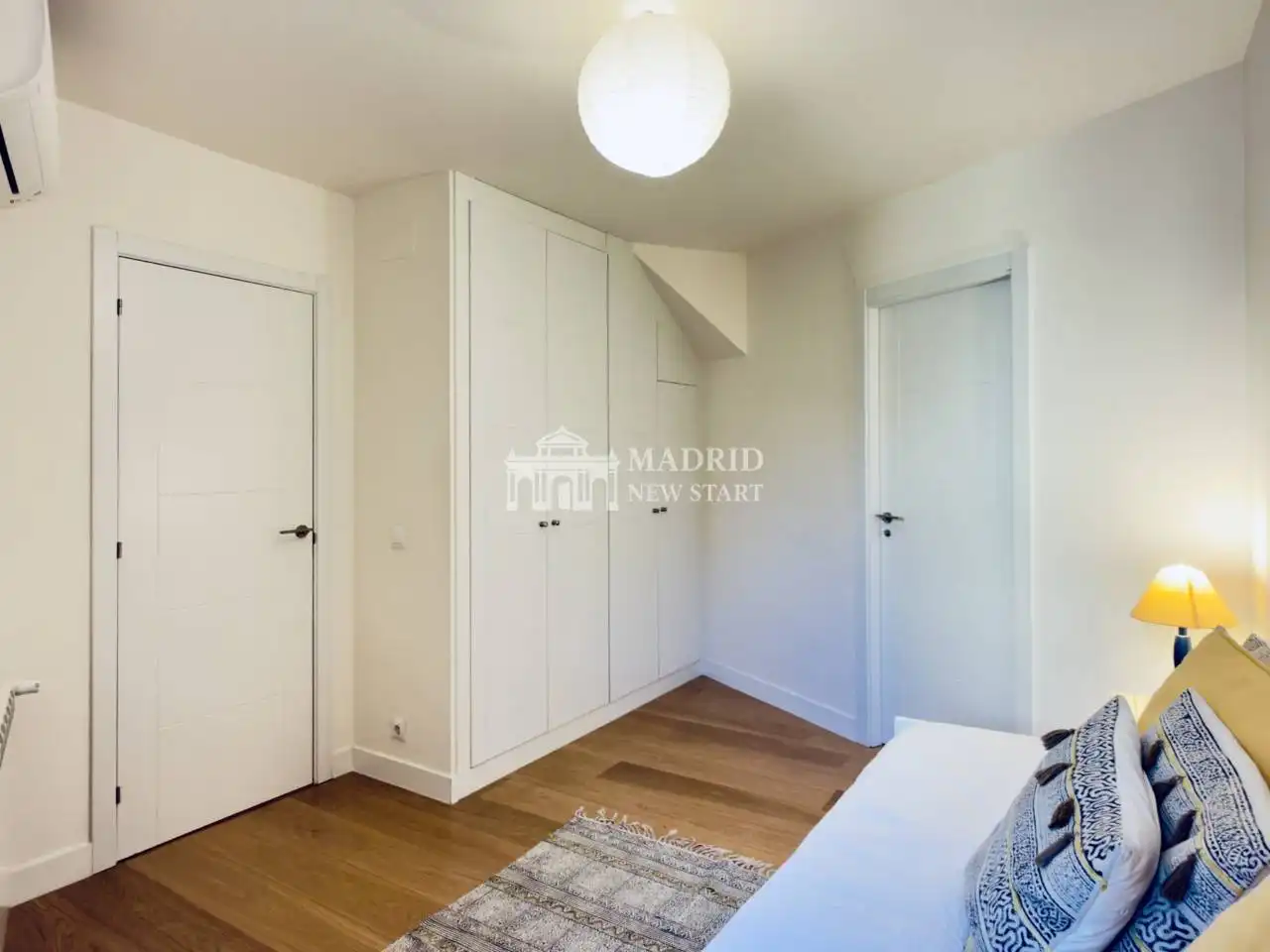 Dúplex de alquiler en Calle Conde Duque, Universidad - Malasaña