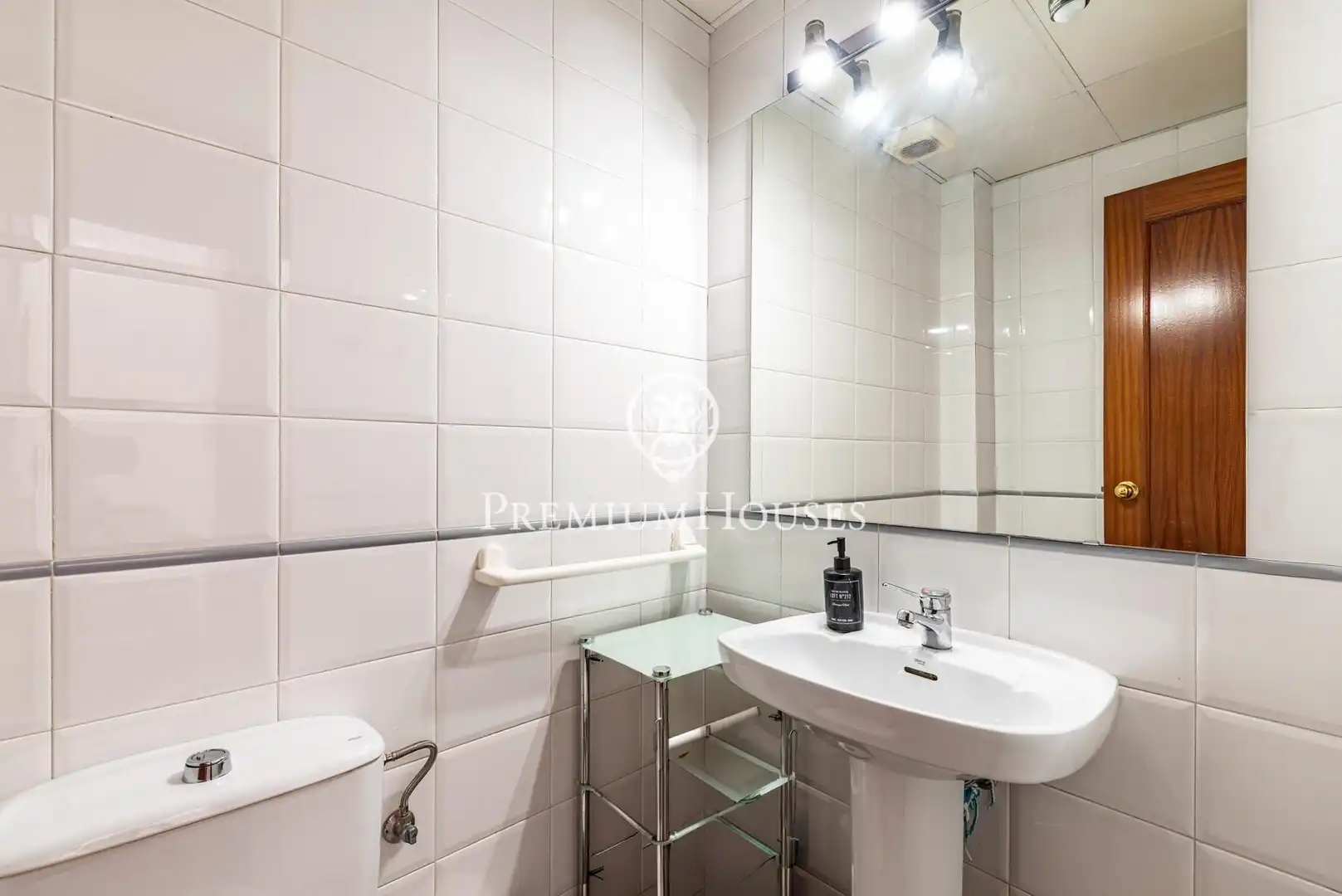 Bathroom of Detached homes for sale in Sant Pere de Ribes  with Air Conditioner, Heating and Private garden