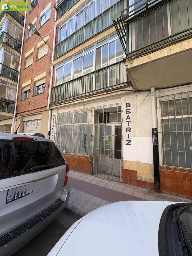 Business premises for sale in Calle de Fernán González 28, imagen 2