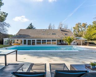 Swimming pool of House or chalet for sale in Pozuelo de Alarcón  with Air Conditioner, Heating and Private garden