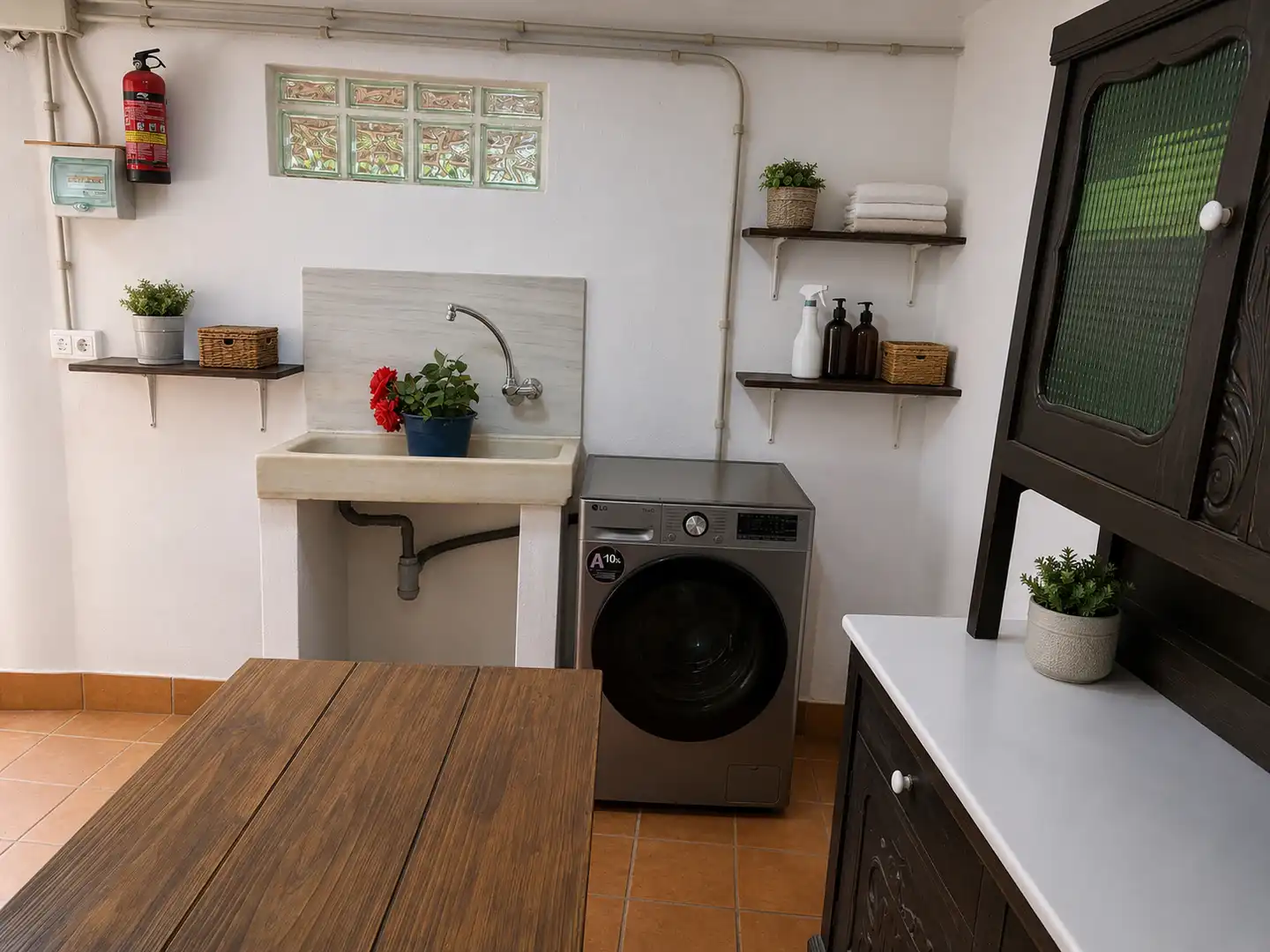 Cuina de Casa adosada en venda en Boiro amb Calefacció, Jardí privat i Terrassa