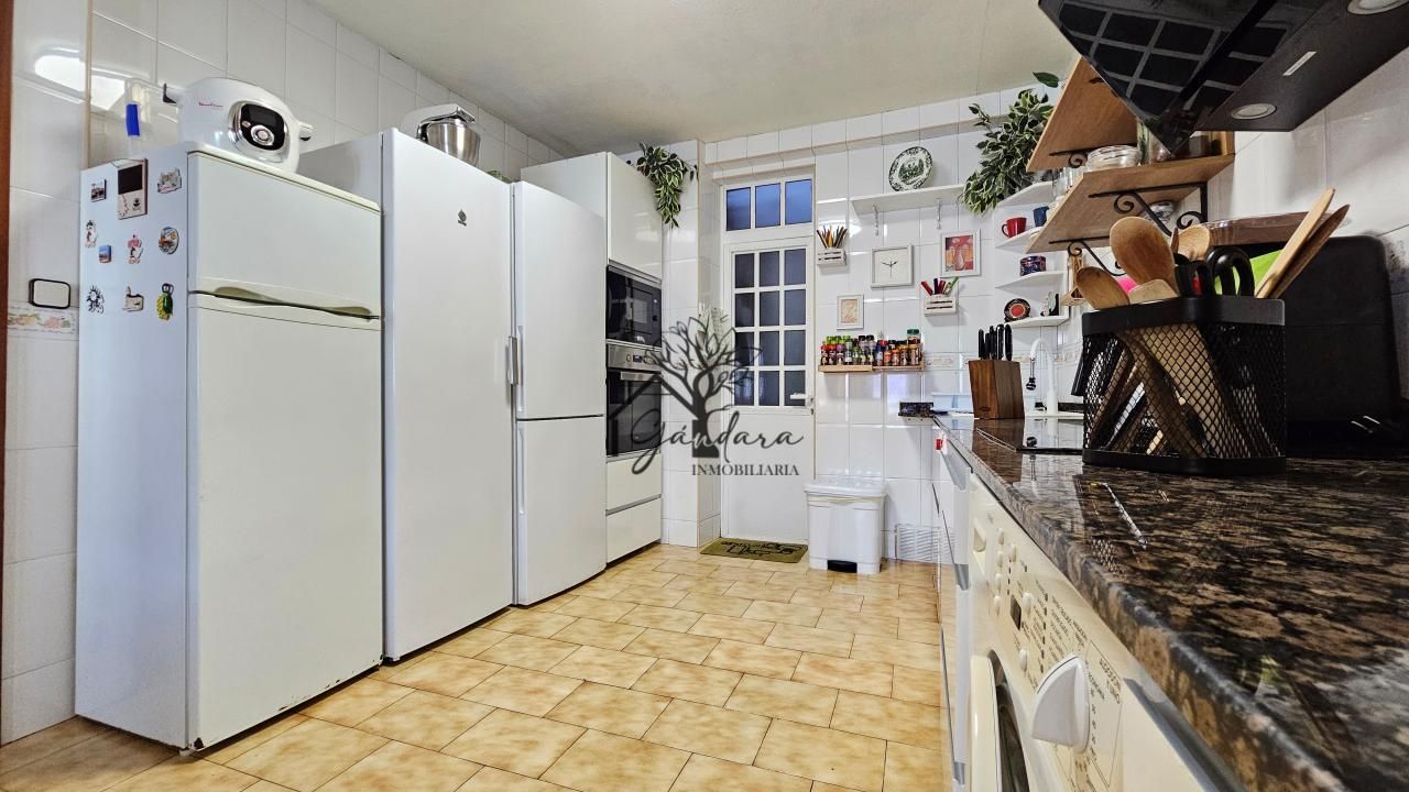 Cocina de Dúplex en venta en Ferrol con Calefacción, Parquet y Trastero