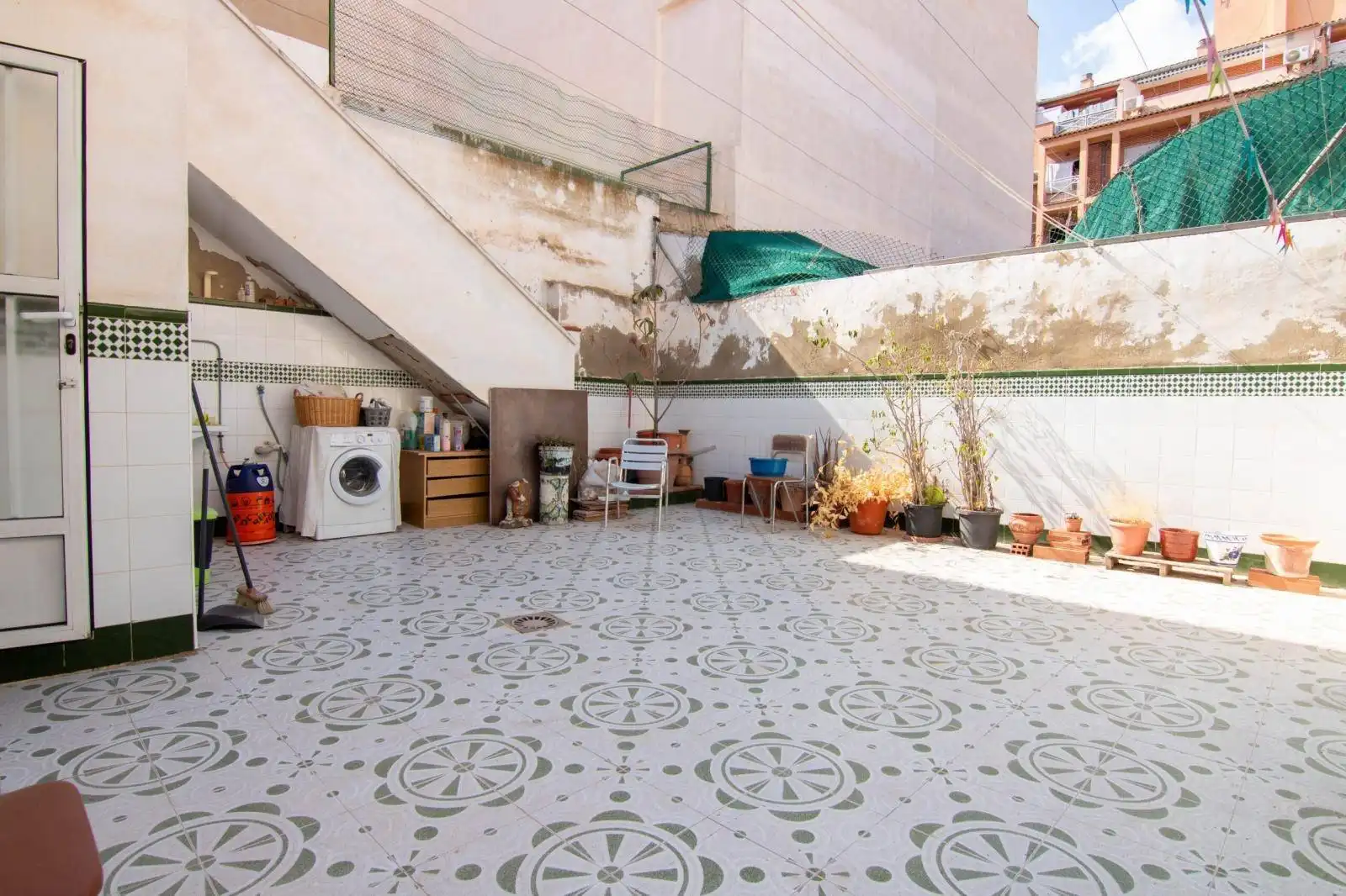 Terrasse von Einfamilien-Reihenhaus zum Verkauf in Torrevieja mit Klimaanlage, Heizung und Terrasse