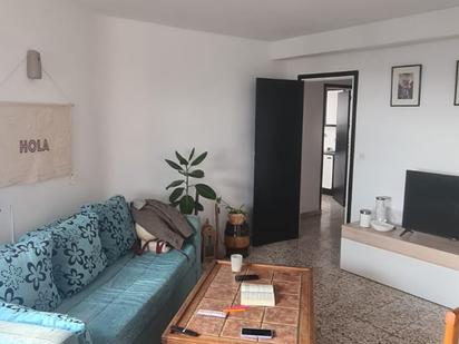 Sala d'estar de Pis en venda en Coín amb Aire condicionat, Terrassa i Moblat