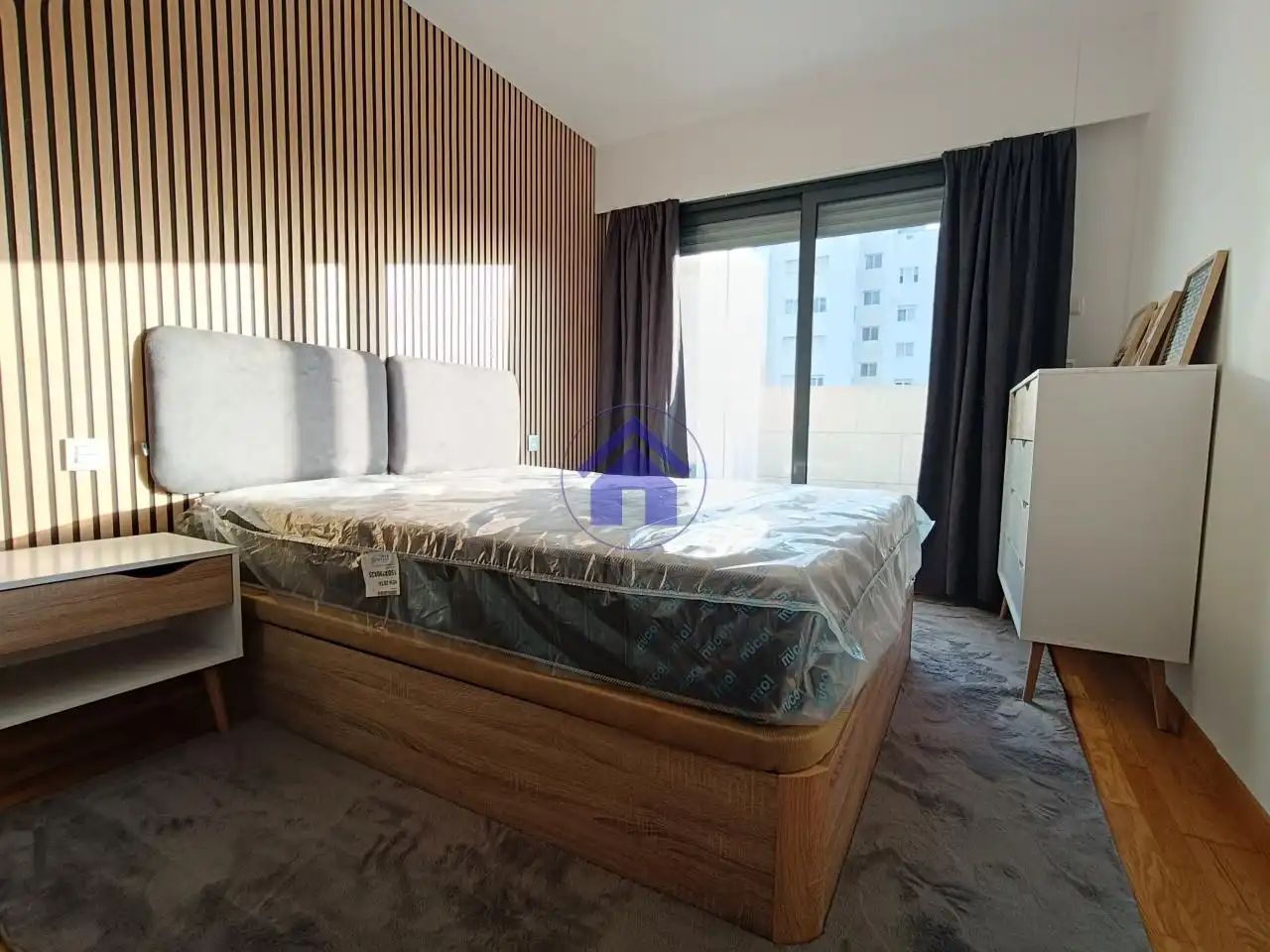Habitación de Piso de alquiler en Vigo  con Calefacción, Terraza y Piscina