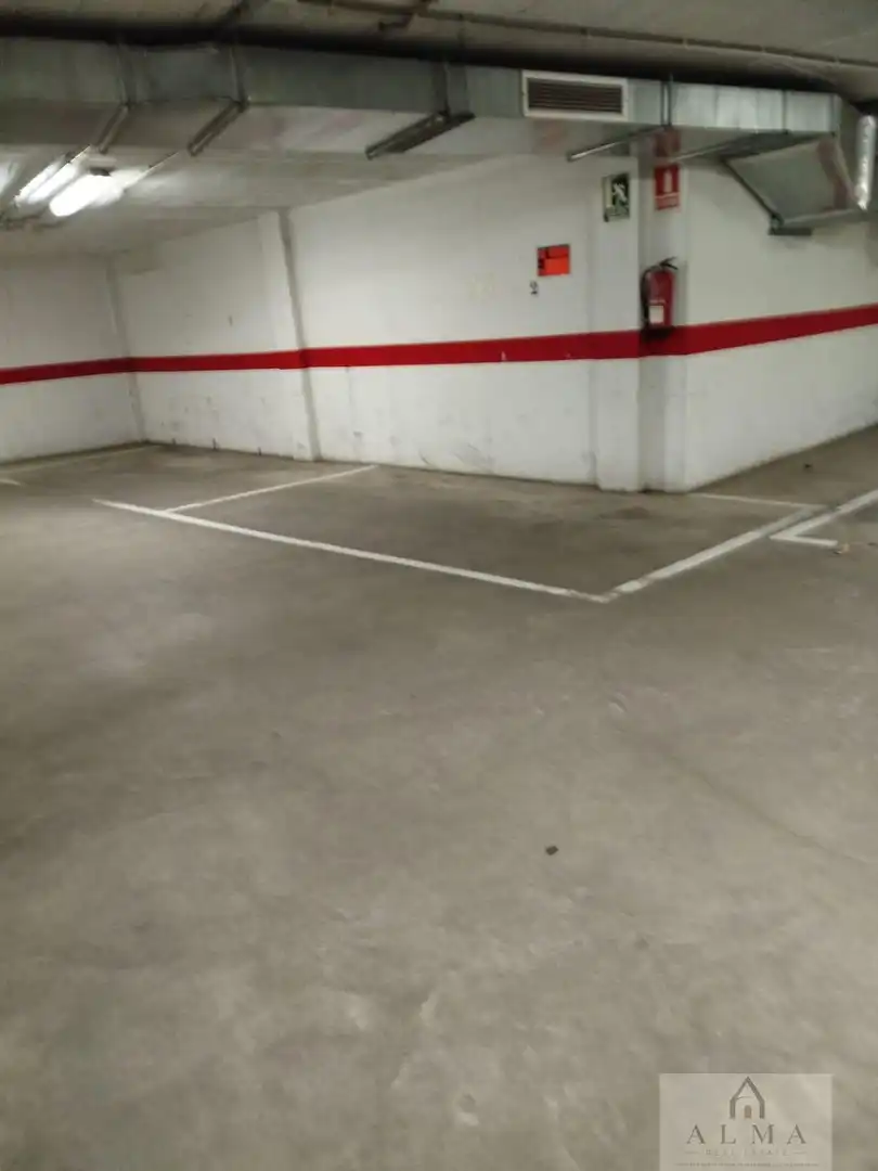 Einzelparkplatz zum Verkauf in Almendralejo