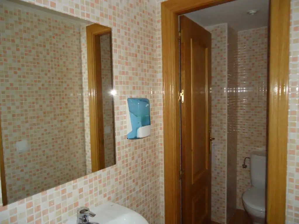 Bathroom of Office for rent in Móstoles  with Air Conditioner