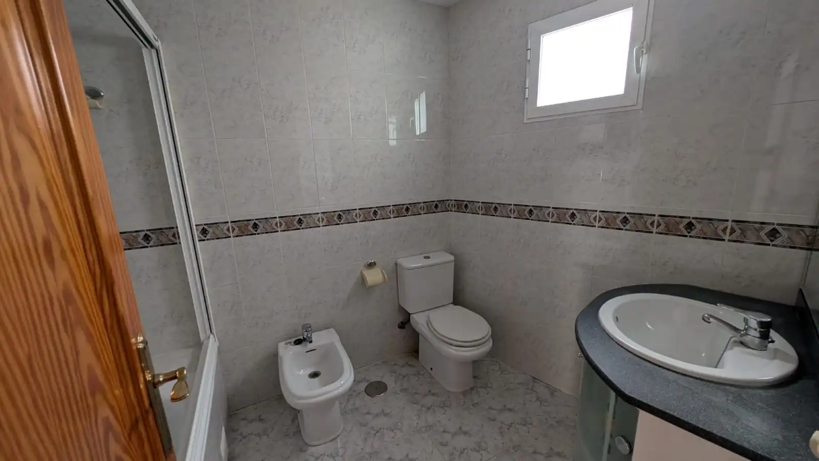 Bathroom of Flat for sale in Alcaudete