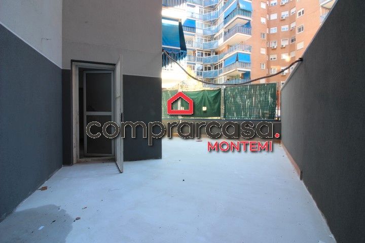 Vista exterior de Apartament en venda en Fuenlabrada amb Terrassa, Alarma i Piscina comunitària