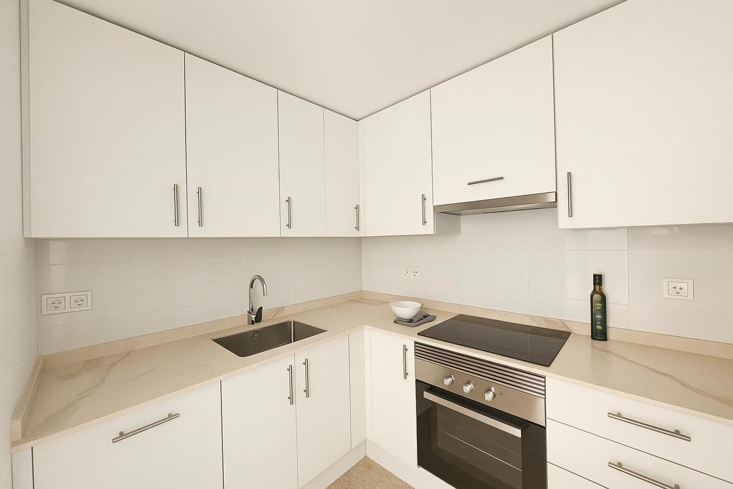 Cuina de Planta baixa en venda en La Pobla de Vallbona amb Balcó