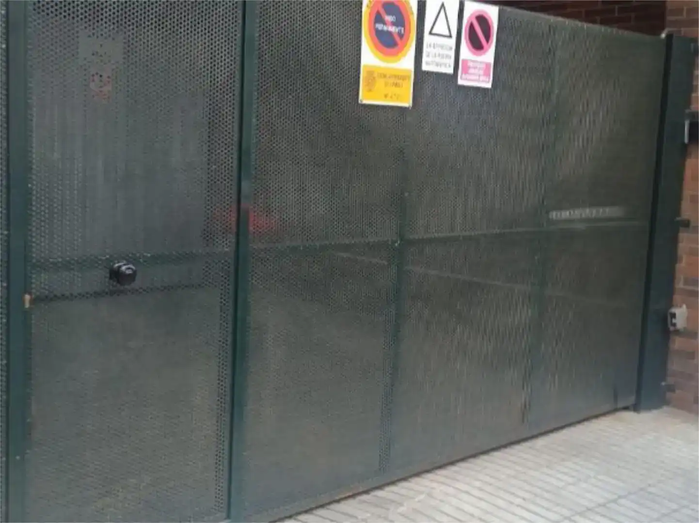 Vista exterior de Pis en venda en Linares amb Aire condicionat
