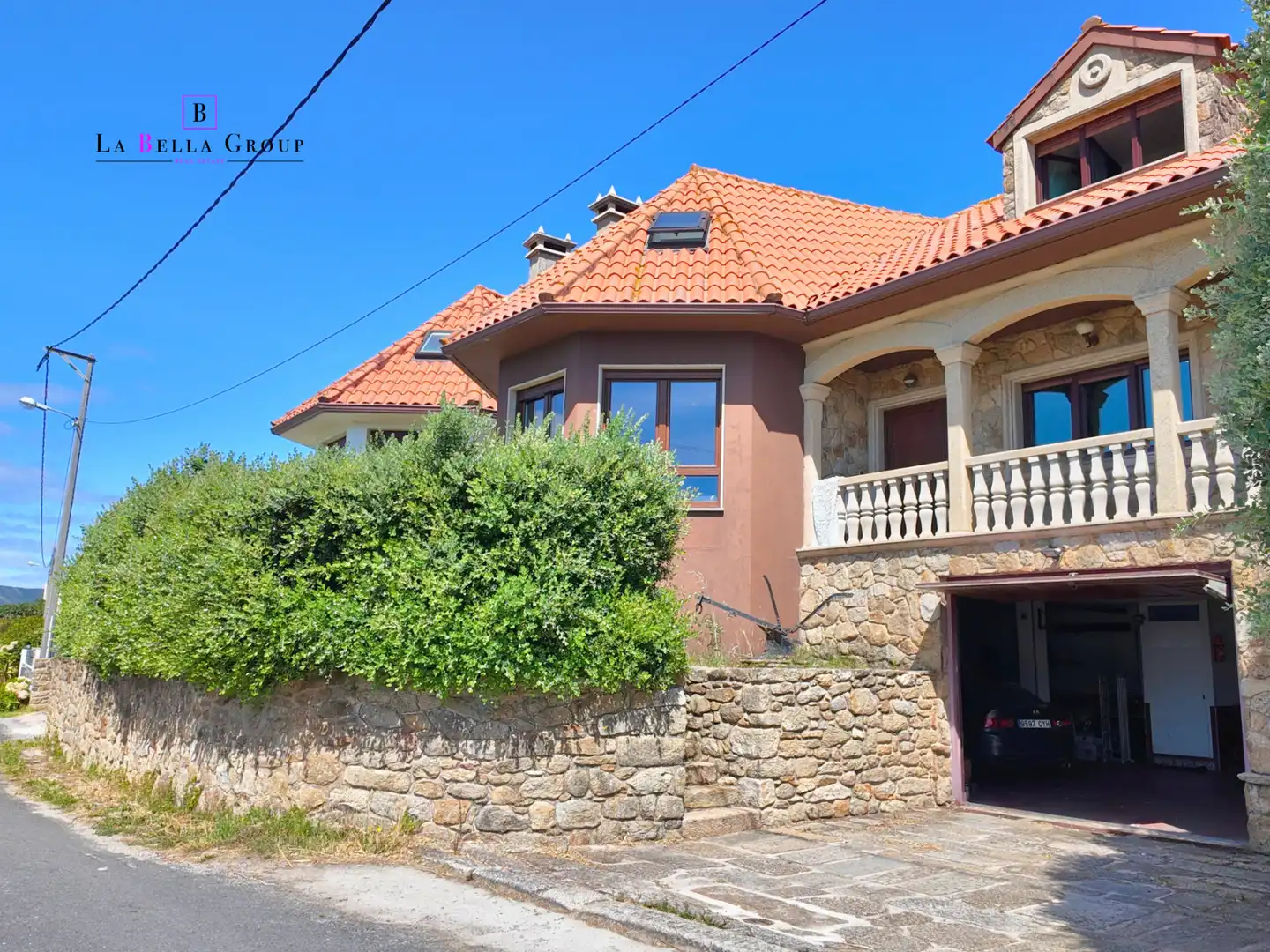 Vista exterior de Casa o xalet en venda en Fisterra amb Calefacció, Jardí privat i Parquet