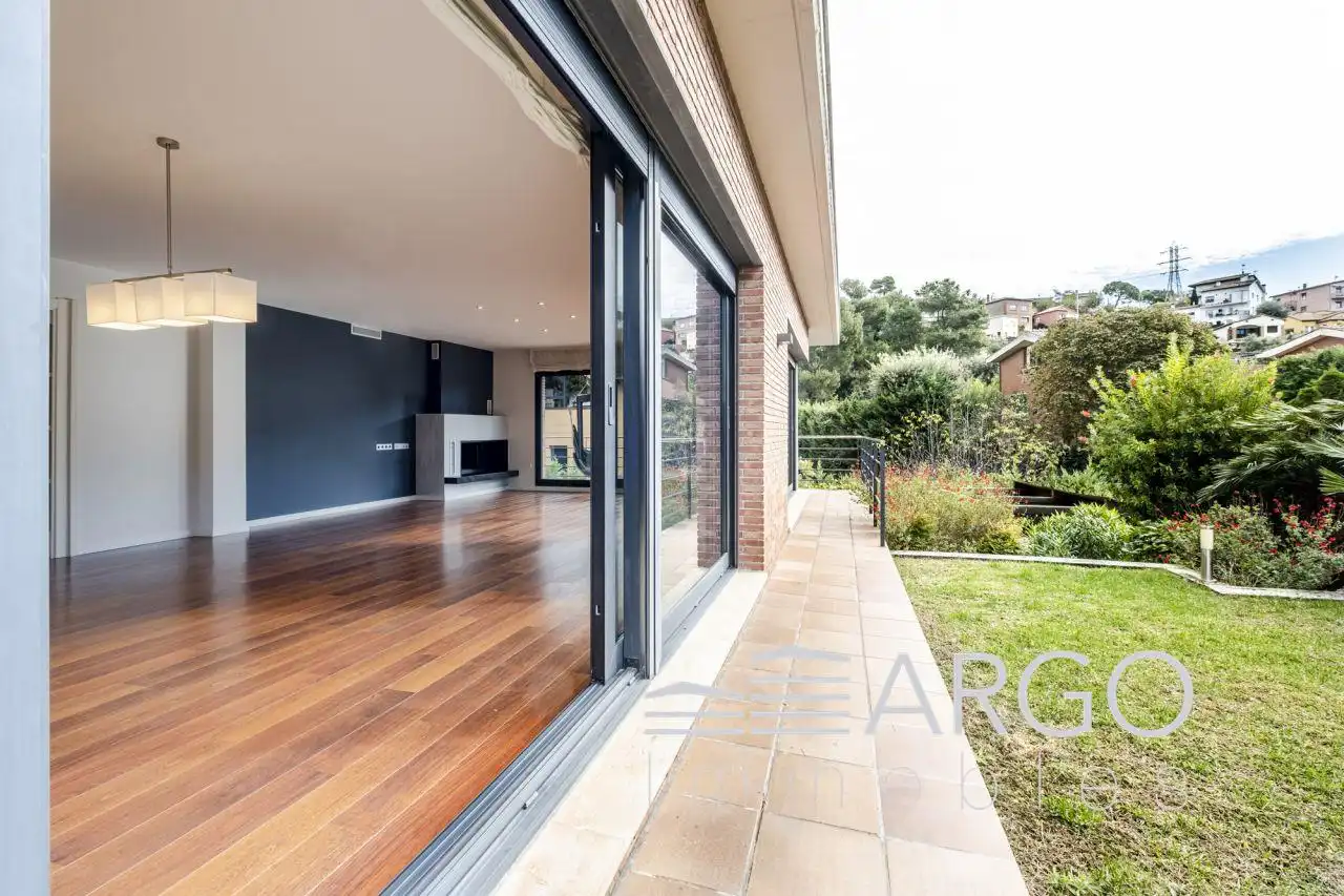 Terrace of Houses for sale in Sant Cugat del Vallès  with Air Conditioner, Heating and Private garden
