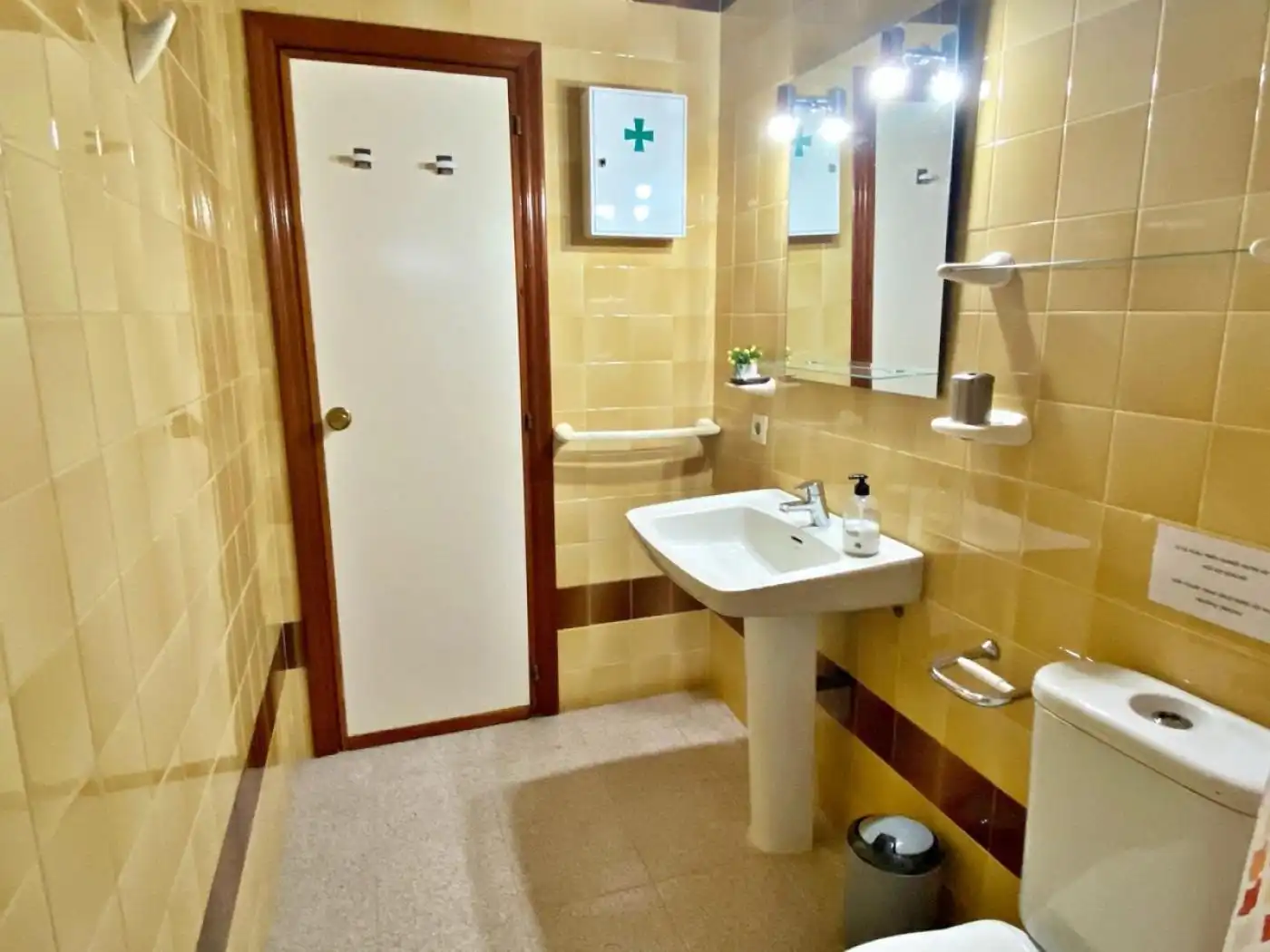 Badezimmer von Country house zum Verkauf in Deltebre mit Privatgarten