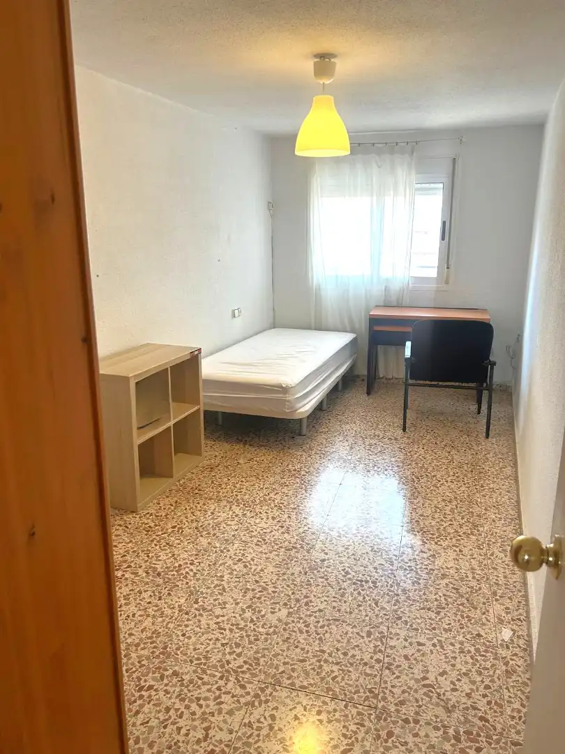 Habitación de Piso de alquiler en Murcia con Amueblado, Horno y Lavadora