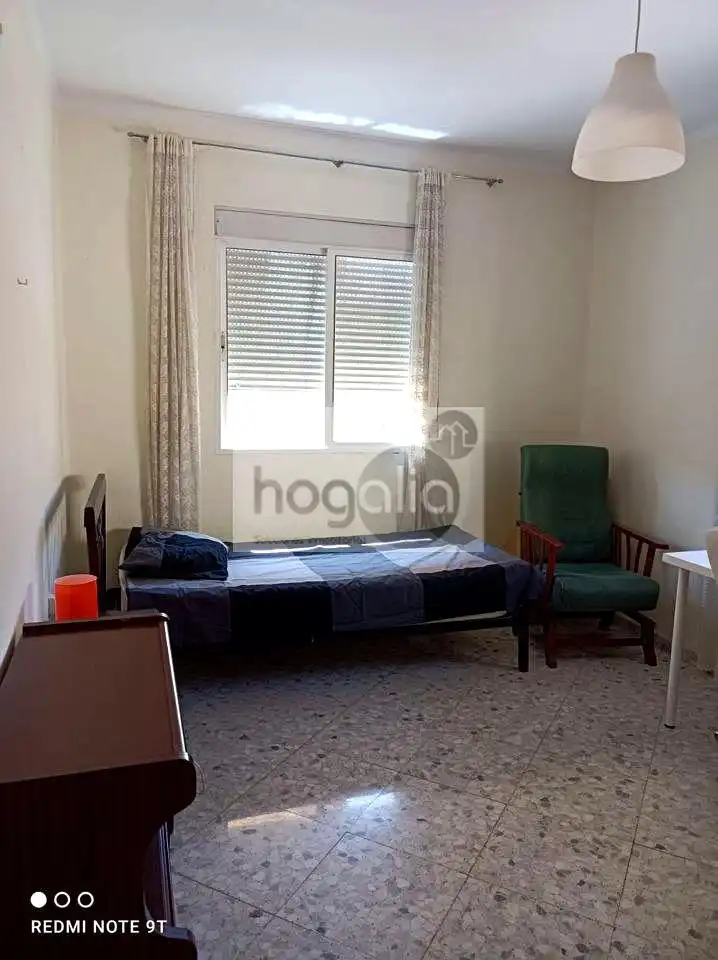 Habitación de Piso de alquiler en Sevilla con Aire acondicionado y Amueblado