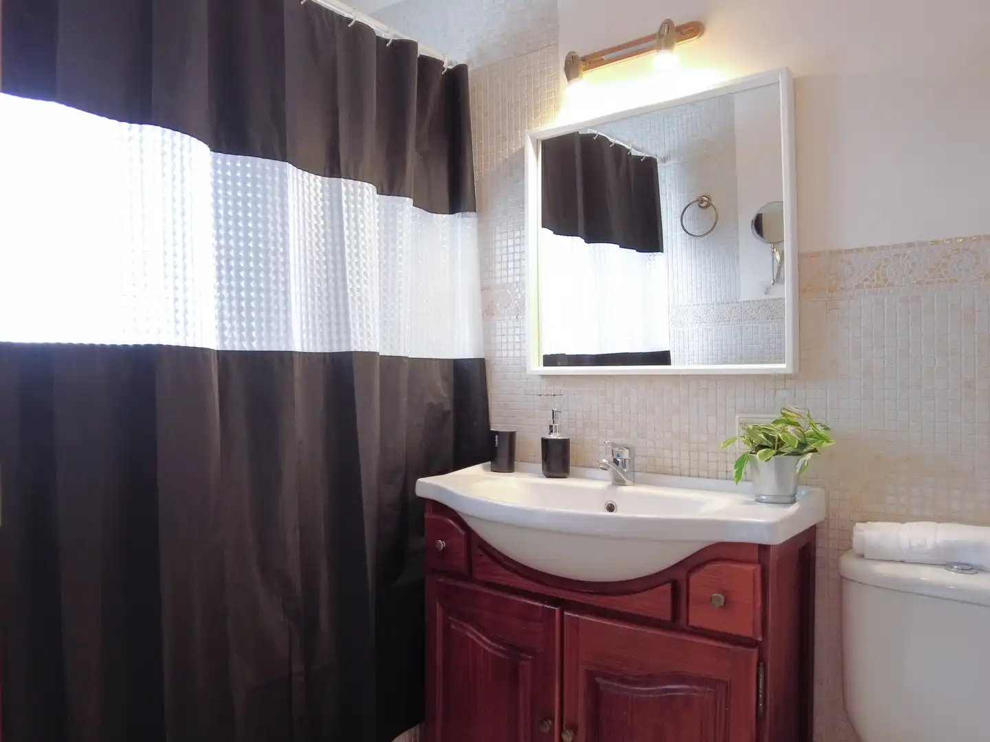 Baño de Casa adosada de alquiler en La Orotava con Calefacción, Parquet y Amueblado