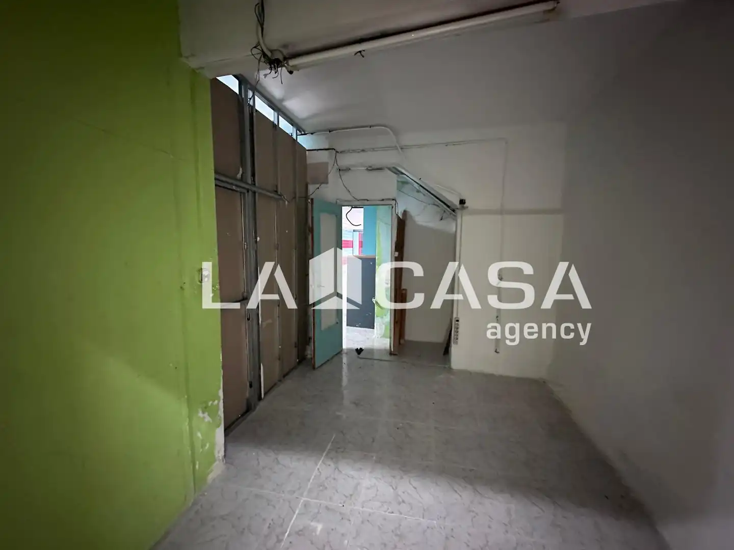 Local comercial en venda a Nou Barris, imagen 7