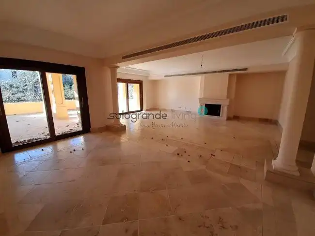 Sala d'estar de Apartament de lloguer en Sotogrande amb Aire condicionat, Calefacció i Terrassa