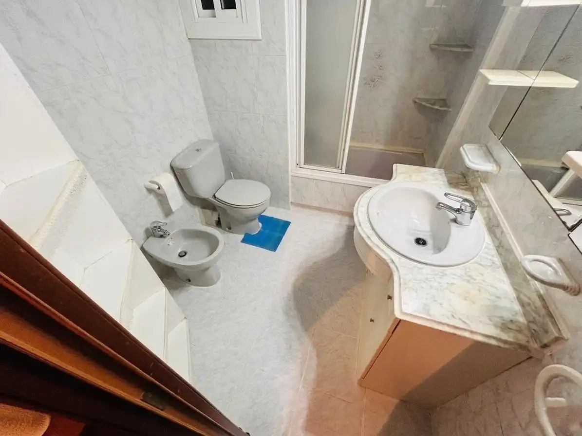 Baño de Piso en venta en L'Hospitalet de Llobregat con Amueblado y Balcón