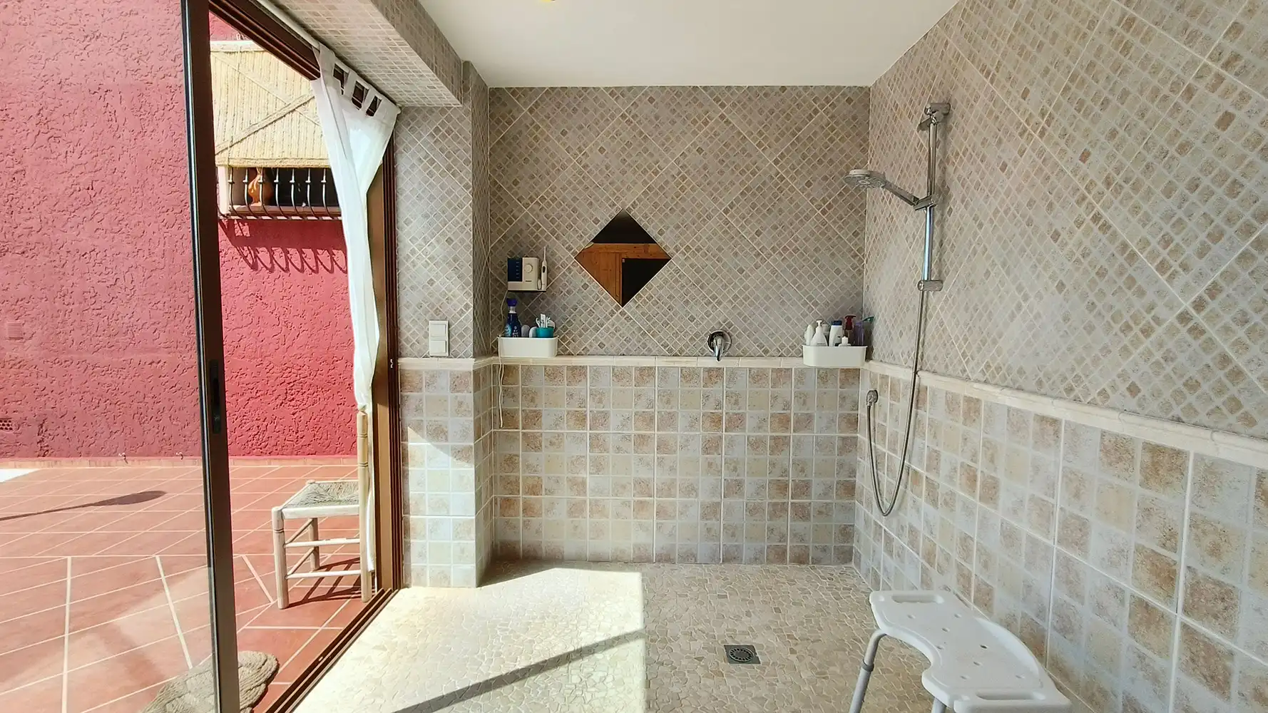 Bany de Finca rústica en venda en Finestrat amb Aire condicionat, Calefacció i Jardí privat