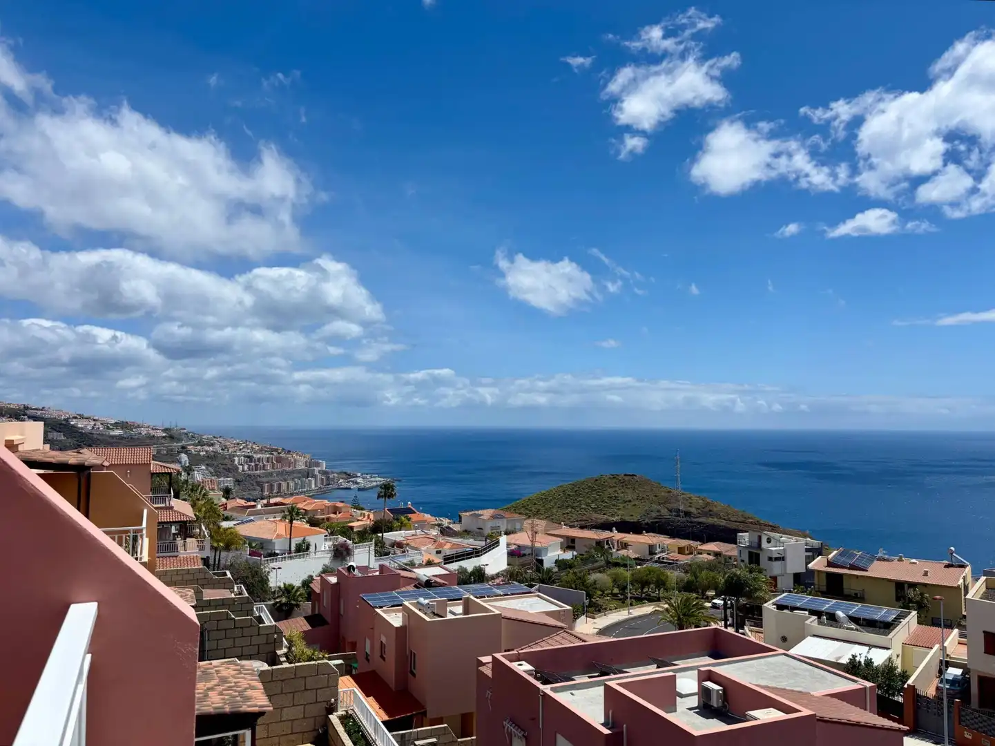 Vista exterior de Casa adosada en venta en Candelaria con Aire acondicionado, Terraza y Piscina