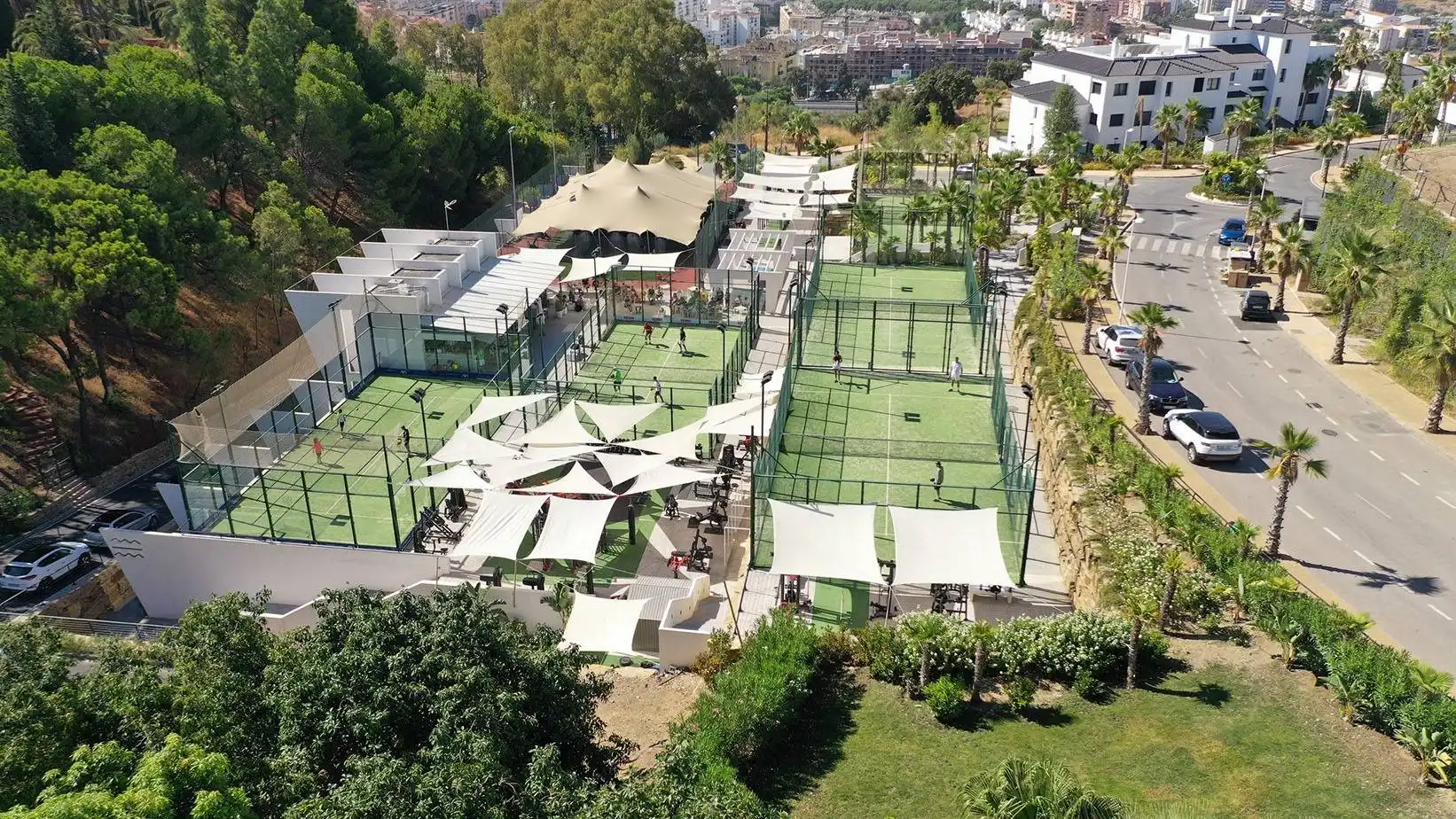 Vista exterior de Planta baja en venta en Estepona con Aire acondicionado, Calefacción y Jardín privado