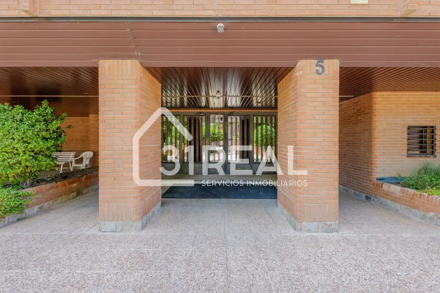 Vista exterior de Àtic en venda en Madrid amb Aire condicionat, Calefacció i Terrassa