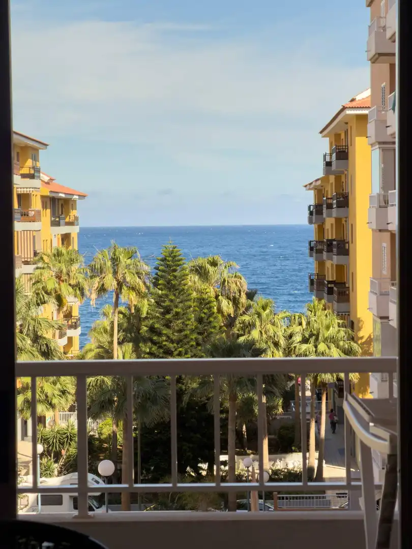 Vista exterior de Piso en venta en Candelaria con Terraza y Piscina comunitaria