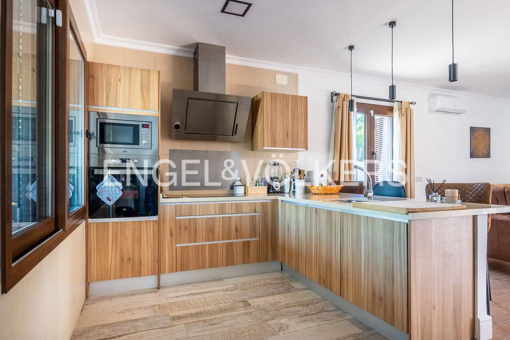 Kitchen of Houses for sale in Valencina de la Concepción  with Air Conditioner, Heating and Private garden