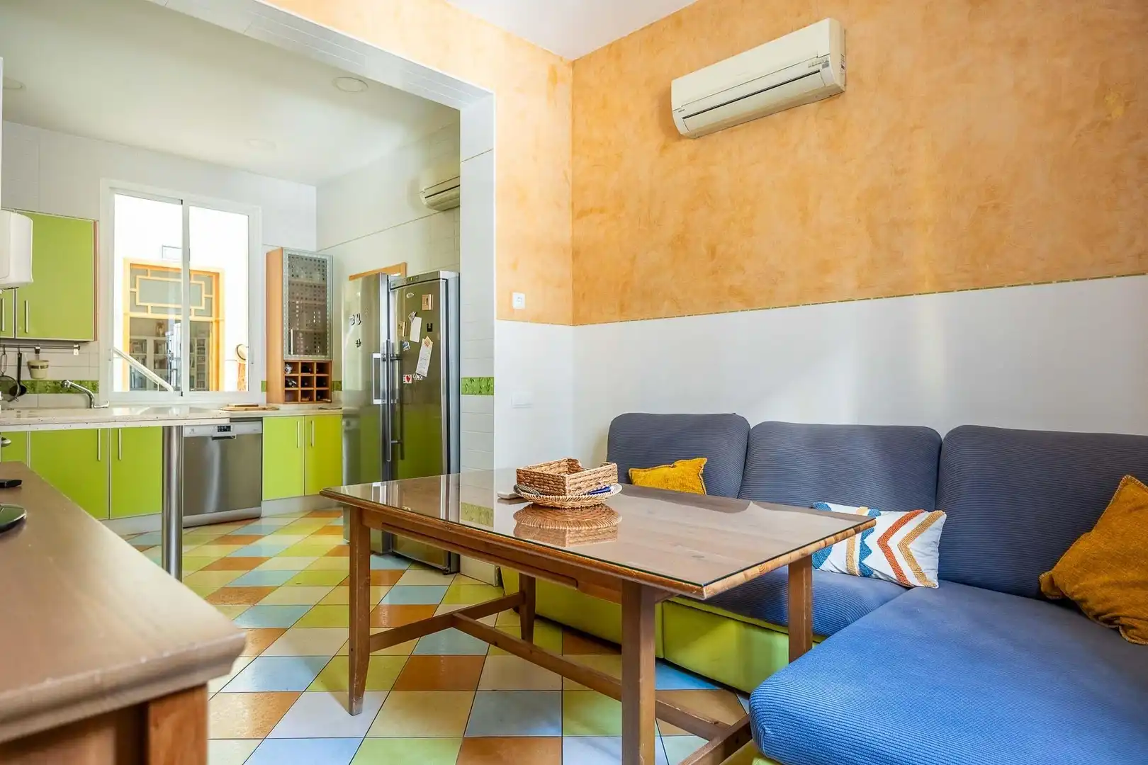 Living room of Houses for sale in Sevilla  with Air Conditioner, Terrace and Alarm