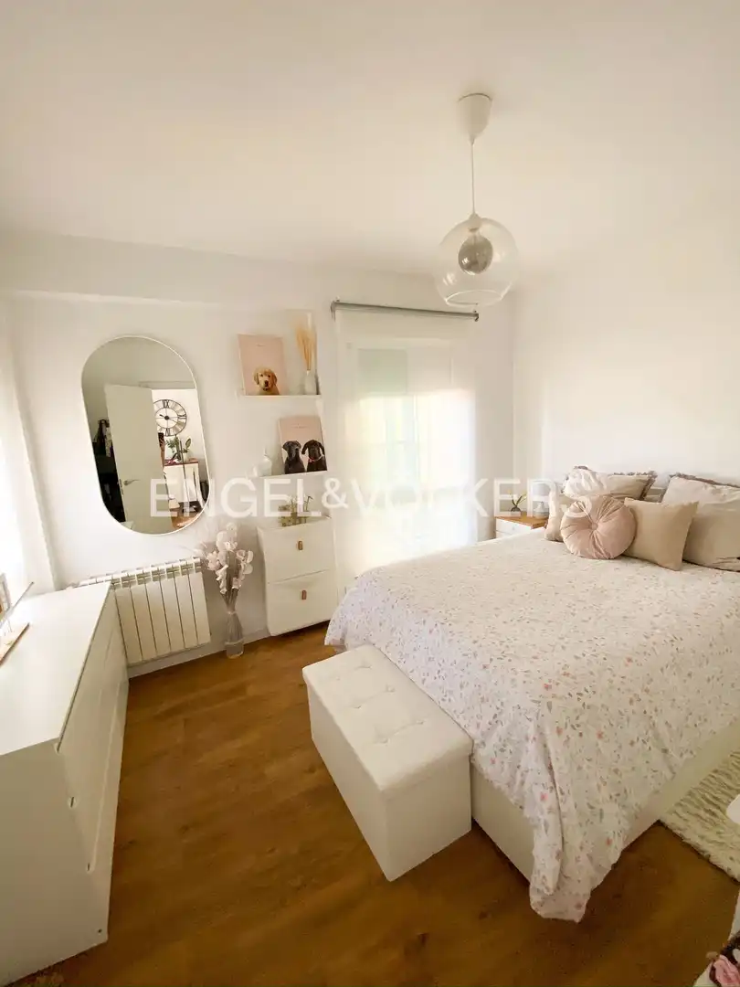 Schlafzimmer von Wohnung zur Miete in Villaviciosa de Odón mit Klimaanlage, Heizung und Privatgarten