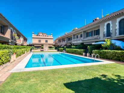 Piscina de Casa adosada en venda en Santa Cristina d'Aro amb Terrassa i Balcó