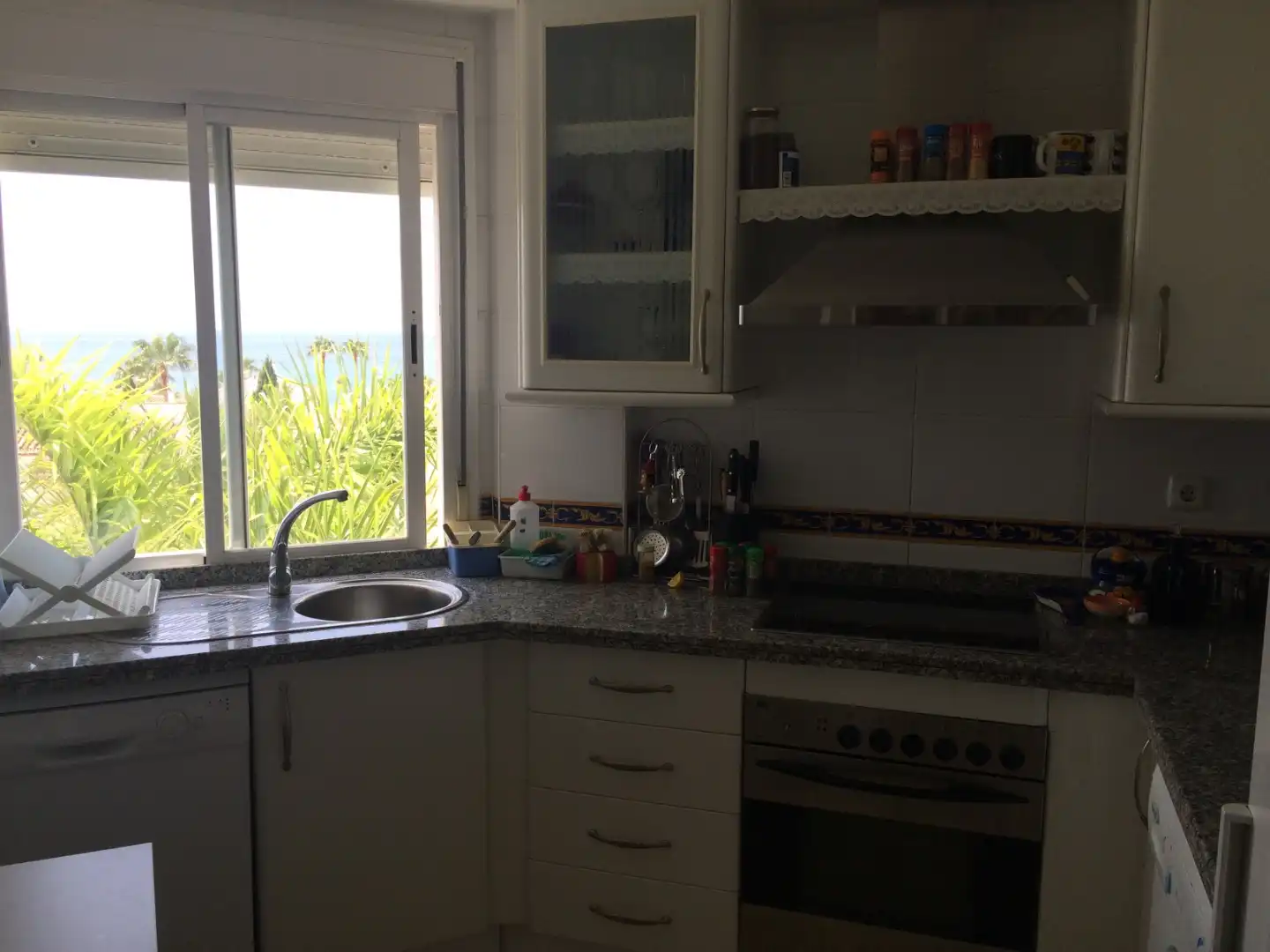 Küche von Dachboden zur Miete in Marbella mit Klimaanlage und Terrasse