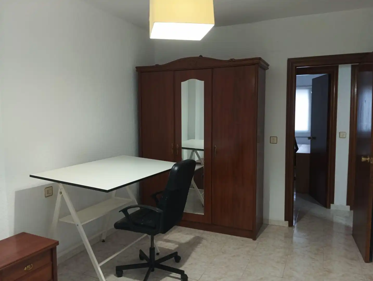 Dormitori de Apartament de lloguer en Cáceres amb Calefacció i Traster