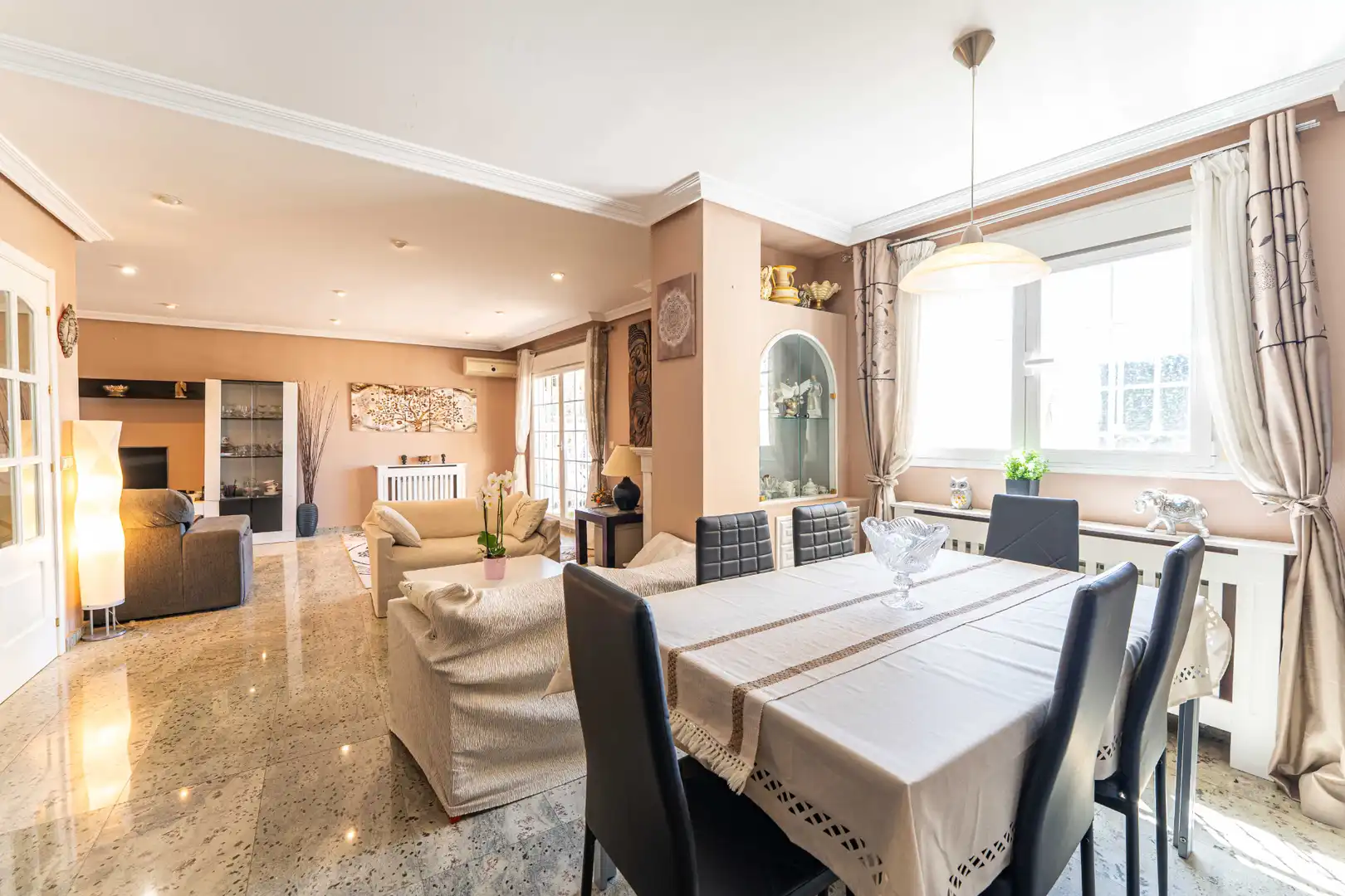 Comedor de Casa adosada en venta en Torrelodones con Calefacción, Jardín privado y Terraza