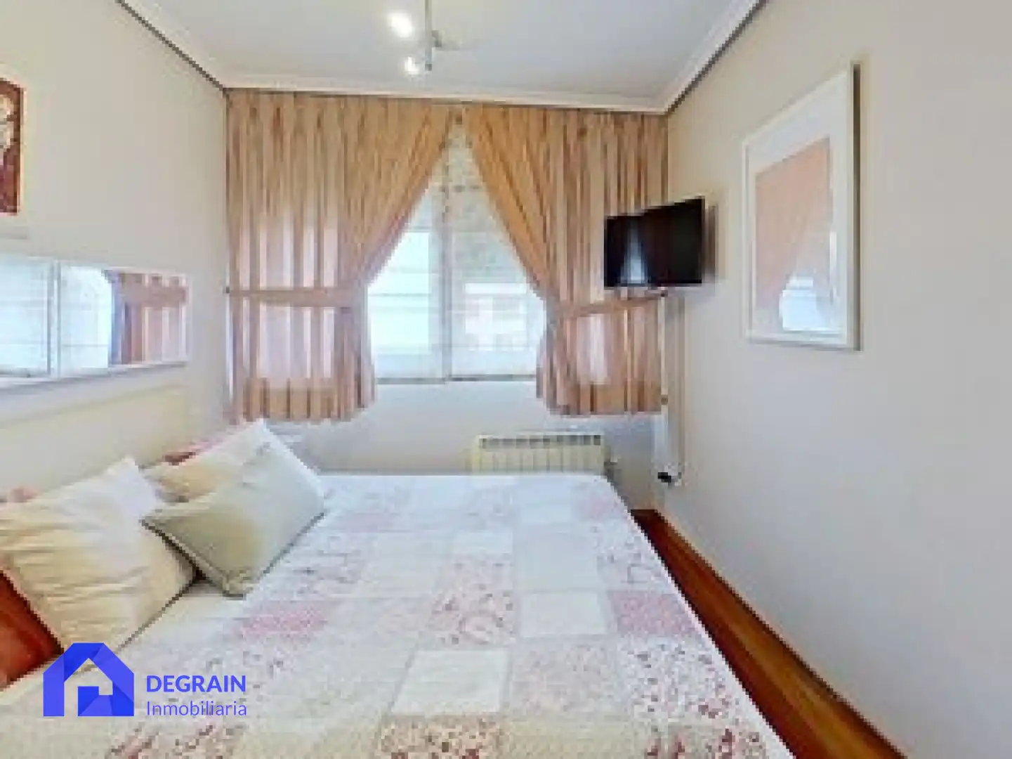 Habitación de Piso en venta en Avilés con Calefacción y Trastero