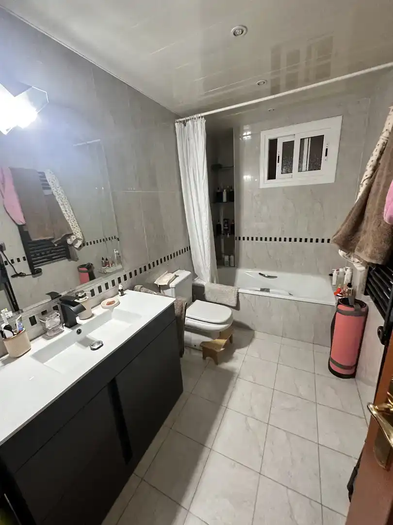 Baño de Piso en venta en Sabadell con Aire acondicionado y Balcón
