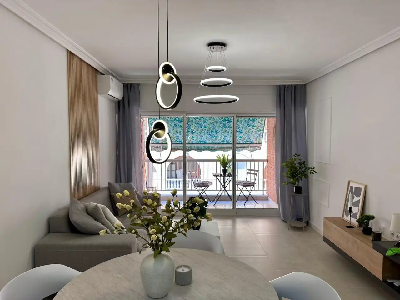 Sala de estar de Piso en venta en Torrevieja con Aire acondicionado, Calefacción y Terraza