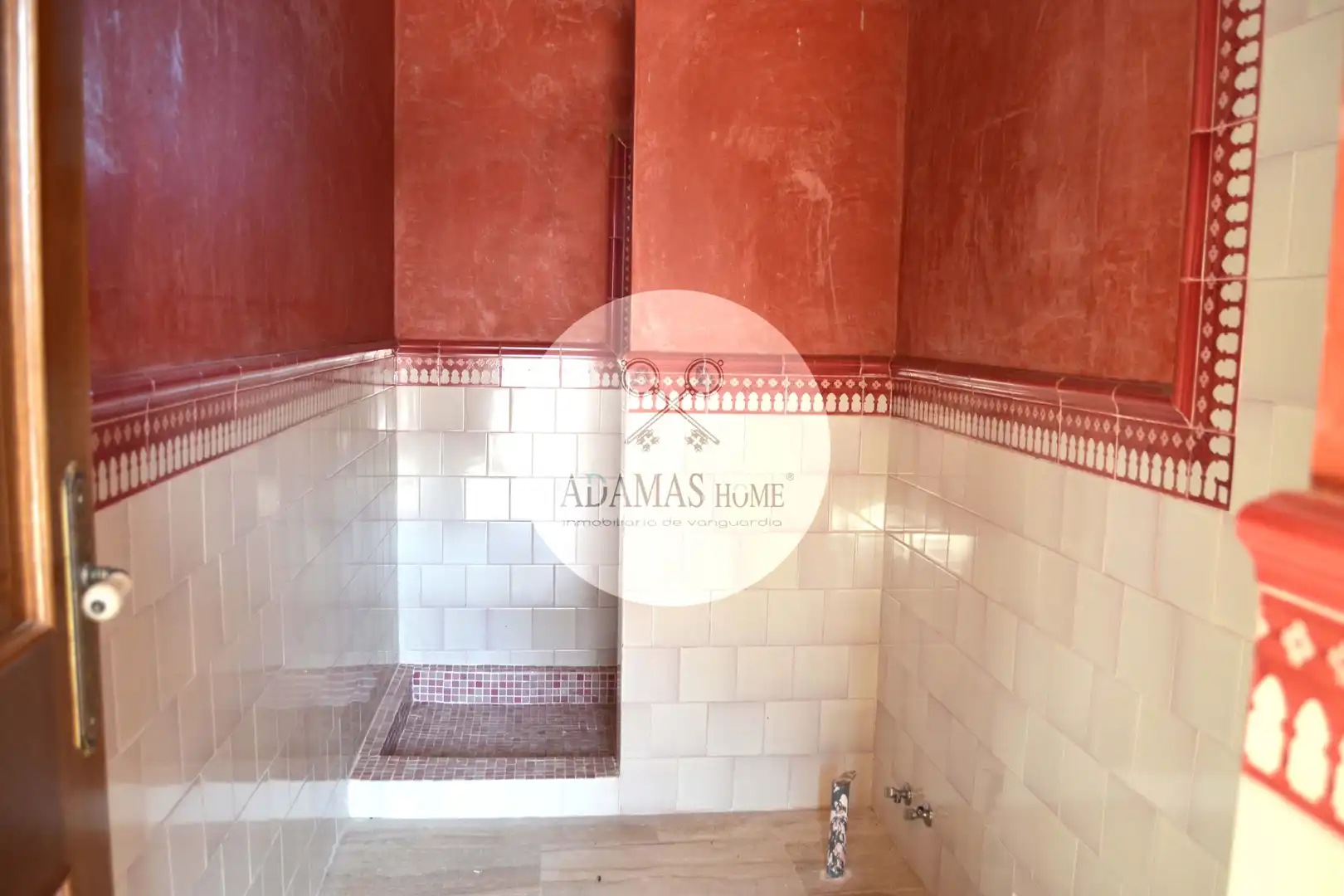 Bany de Casa o xalet en venda en Sanlúcar la Mayor amb Jardí privat, Terrassa i Piscina