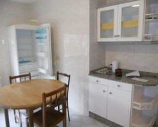 Kitchen of Flat to rent in Santiago de Compostela   with Heating, Furnished and Oven