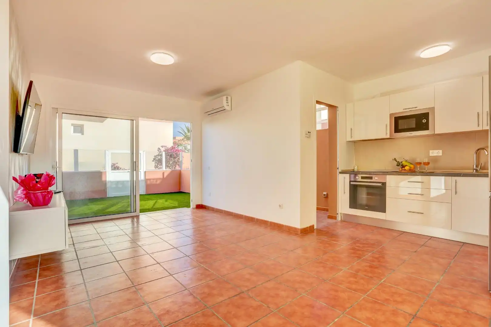 Exterior view of Apartments for sale in La Oliva