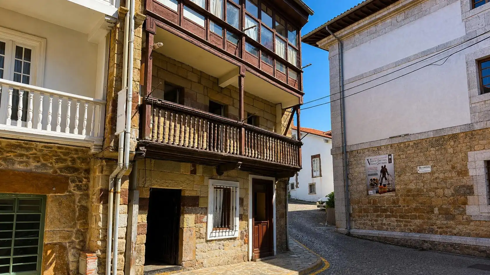 Vista exterior de Piso en venta en Comillas (Cantabria) con Calefacción y Balcón