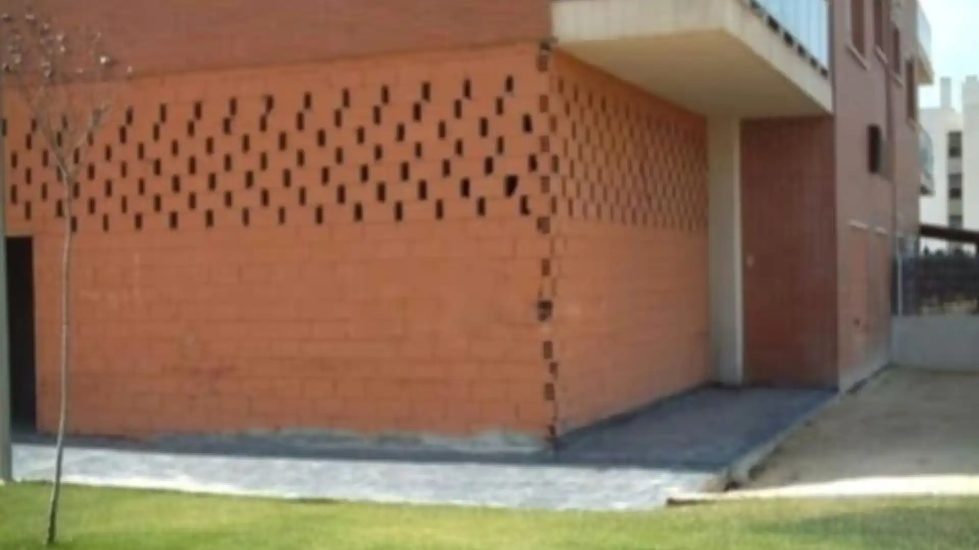 Vista exterior de Local en venta en Paterna