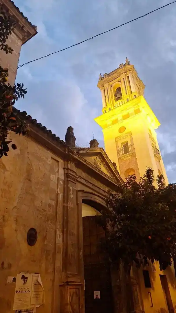 Vista exterior de Estudi de lloguer en Sevilla amb Aire condicionat, Moblat i Rentadora