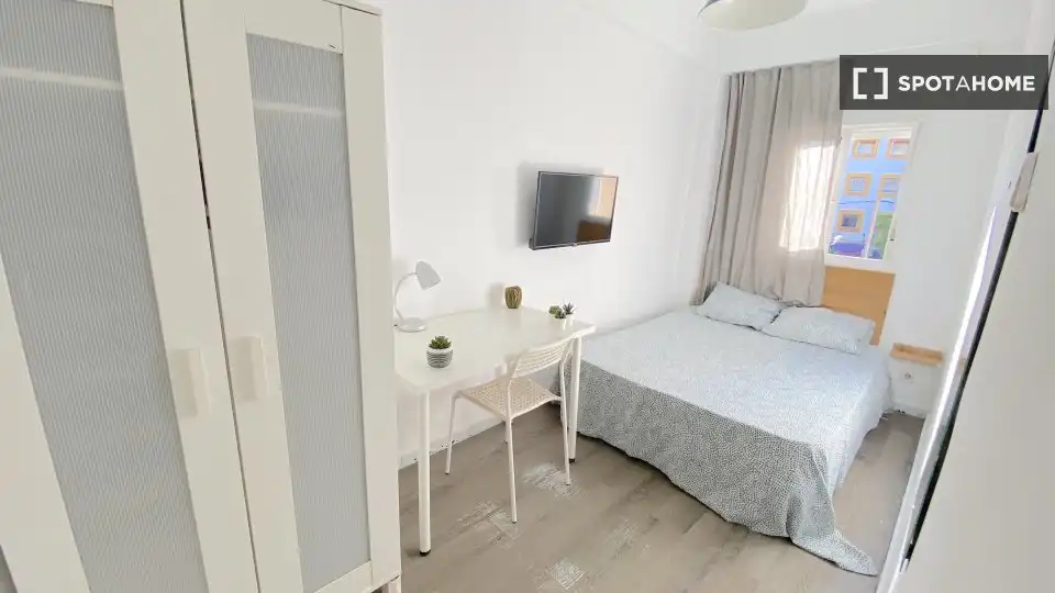 Schlafzimmer von Wohnung zur Miete in Sevilla mit Klimaanlage, Heizung und Möbliert