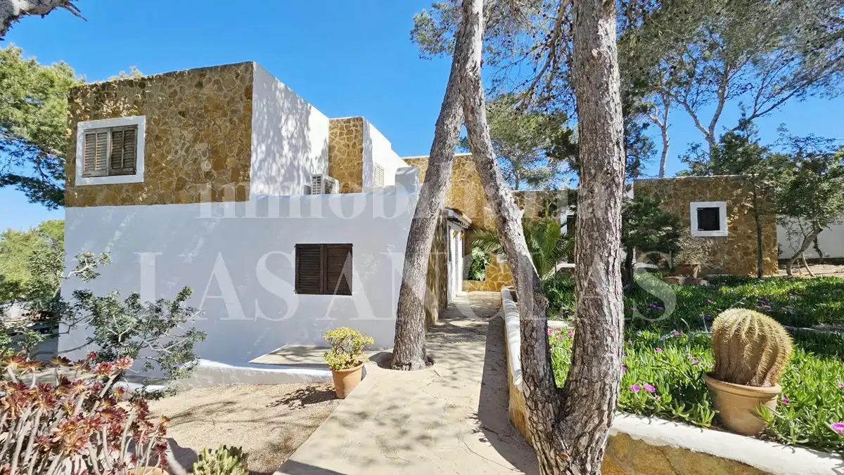 Vista exterior de Casa o xalet en venda en Sant Josep de sa Talaia amb Aire condicionat, Terrassa i Traster